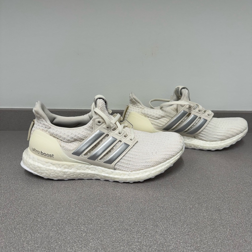 NEW NEVER WORN adidas x Game of Thrones UltraBOOST Fire & Ice Women's Sz 8 White